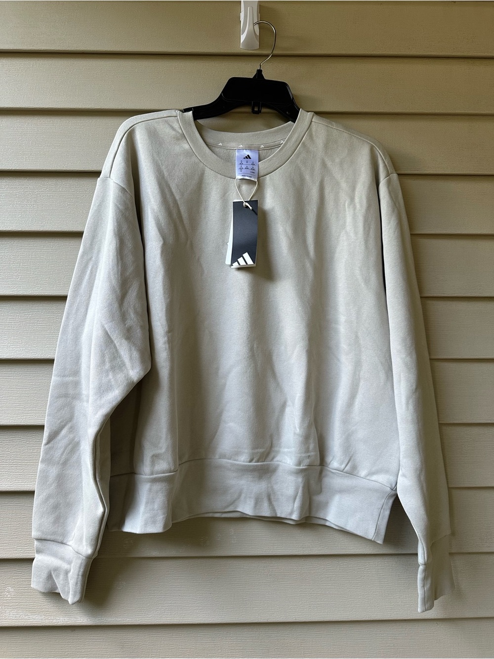 Adidas women’s Crewneck Sweatshirt - Light Gray